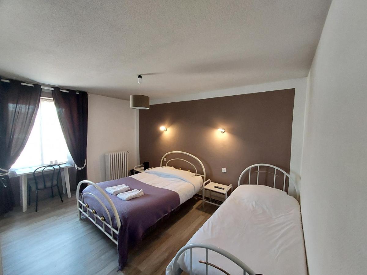 Hotel Le Comtois Saone Екстериор снимка